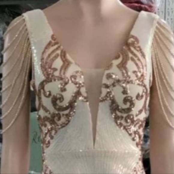 Gold, Floral,V Neck, Round Back, Sleeveless, Beaded, Sequined, Mermaid… - Picture 13 of 16